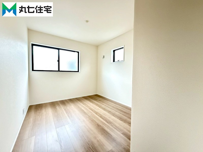 蒲郡第52三谷町東４丁目② 内観写真（リビング以外の居室）