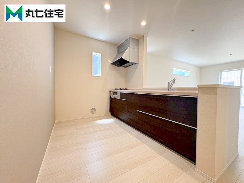 蒲郡市竹谷町井瀬木　2号棟 内観写真（キッチン）