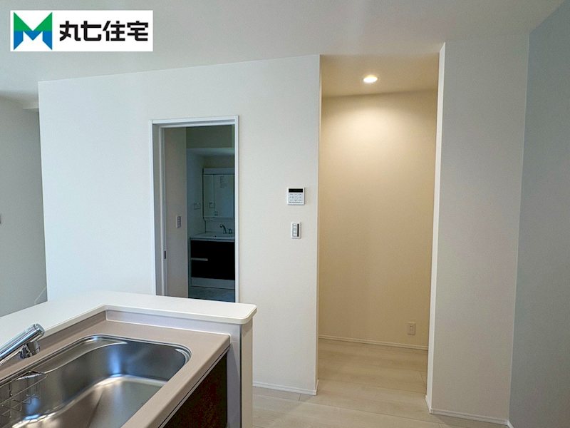 蒲郡市竹谷町井瀬木　2号棟 内観写真（収納）
