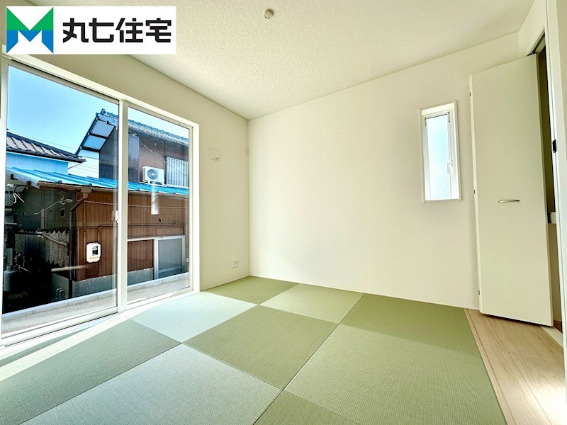 蒲郡市大塚町第13　丸山　1号棟 内観写真（リビング以外の居室）