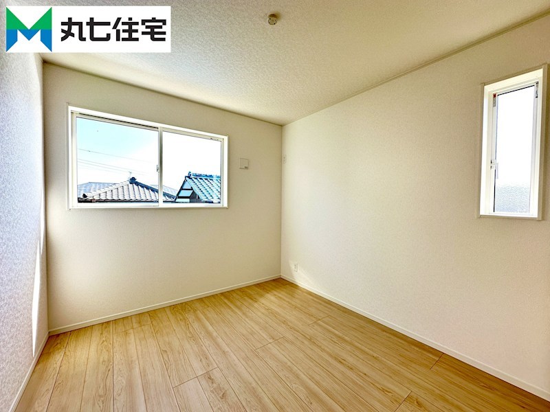 蒲郡市大塚町第13　丸山　1号棟 内観写真（リビング以外の居室）