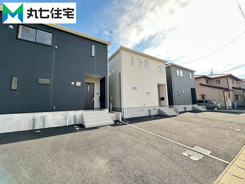 蒲郡市大塚町第13　丸山　2号棟  現地写真（駐車場）