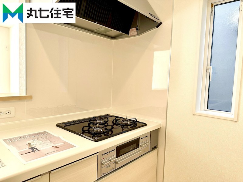 蒲郡市大塚町第13　丸山　2号棟  内観写真（キッチン）