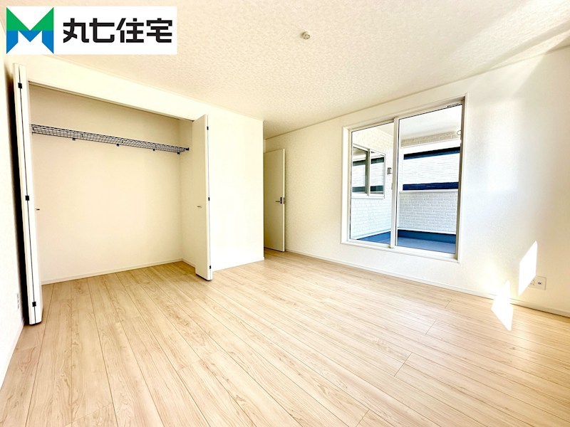 蒲郡市大塚町第13　丸山　2号棟  内観写真（リビング以外の居室）
