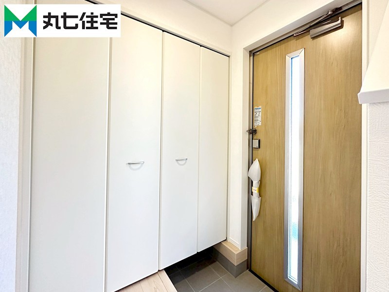 蒲郡市大塚町第13　丸山　2号棟  現地写真（玄関）