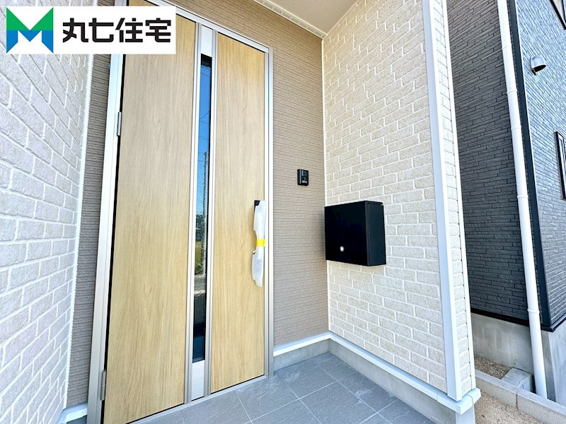 蒲郡市大塚町第13　丸山　2号棟  現地写真（玄関）