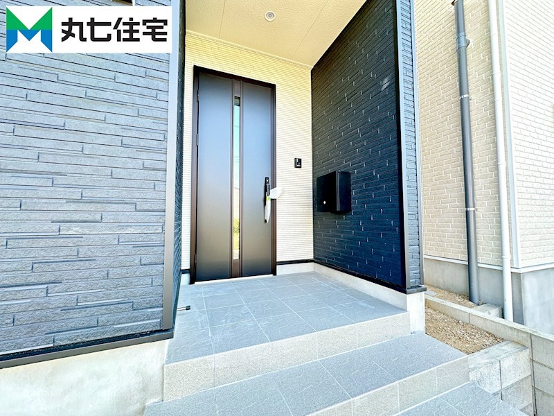 蒲郡市大塚町第13　丸山　3号棟  現地写真（玄関）