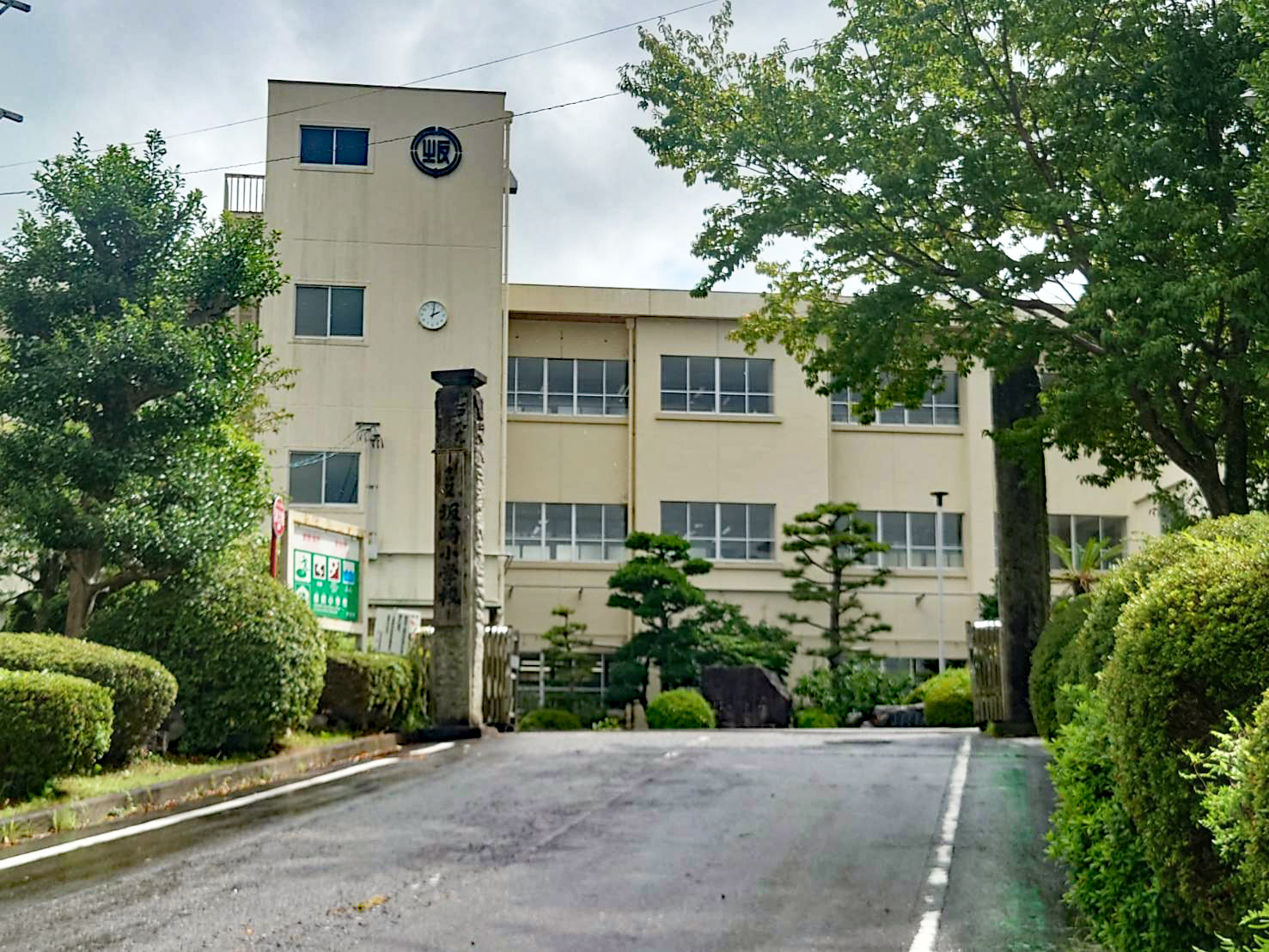額田郡幸田町大字坂崎字京ヶ峯南100番35 小学校