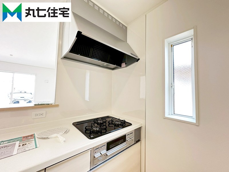 蒲郡市竹島町第4　2号棟  内観写真（キッチン）