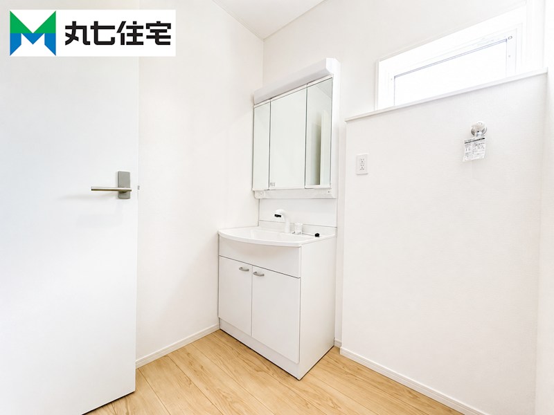 蒲郡市竹島町第4　2号棟  内観写真（洗面台・洗面所）
