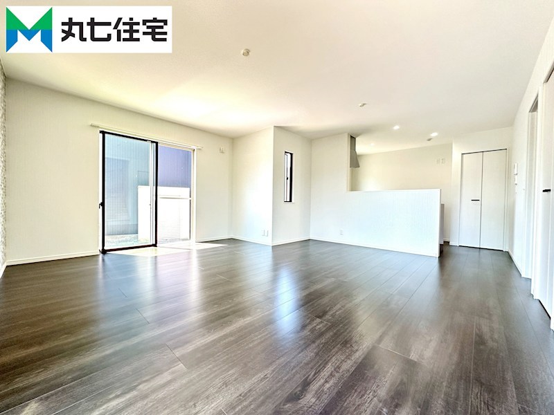 豊橋市大岩町沢渡11番11 内観写真（リビング）