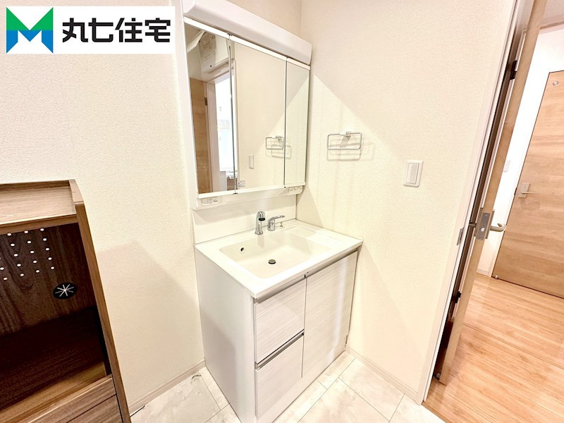 豊橋市山田三番町68番地1  内観写真（洗面台・洗面所）