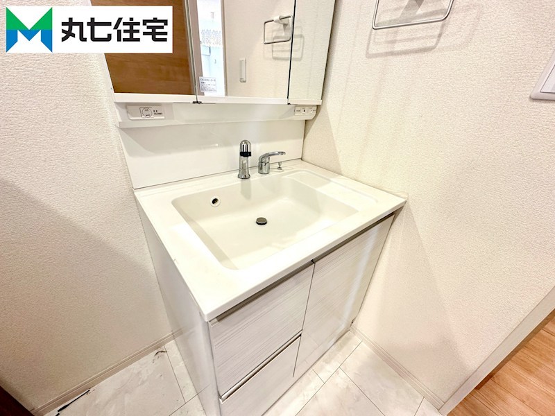 豊橋市山田三番町68番地1  内観写真（洗面台・洗面所）
