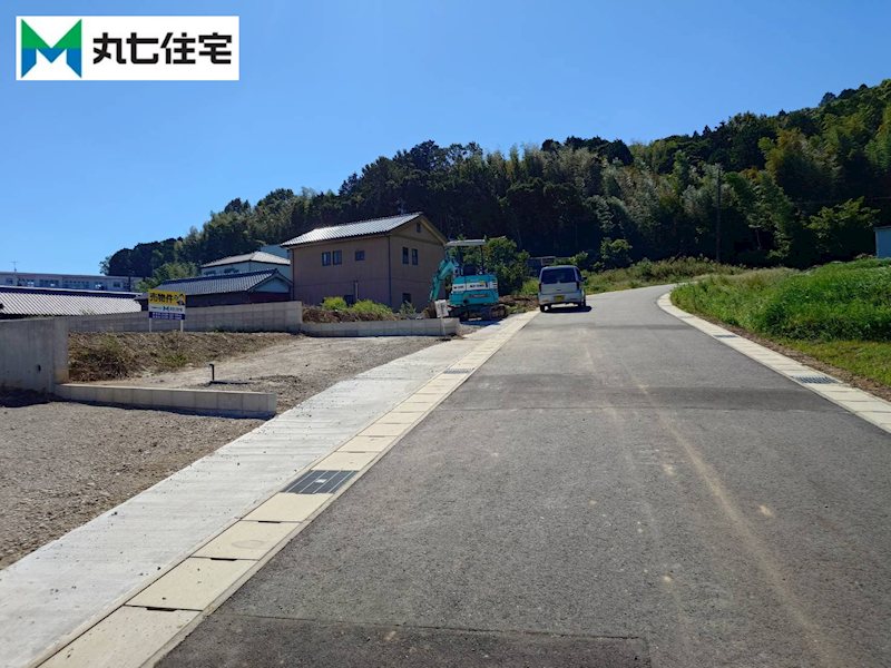 額田郡幸田町大字深溝字上山村13番1【①】、13番3【②】　①区画 現地写真（前面道路含む現地写真）