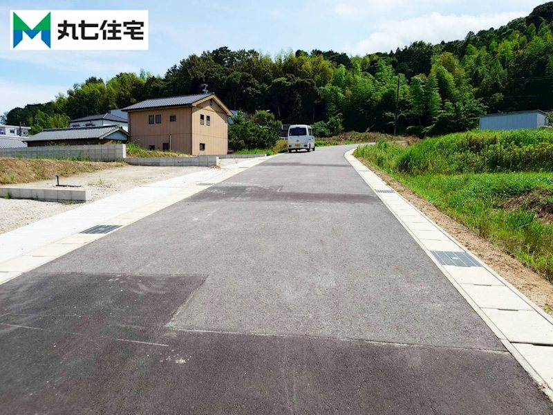 額田郡幸田町大字深溝字上山村13番1【①】、13番3【②】、13番4【➂】　①区画 現地写真（前面道路含む現地写真）
