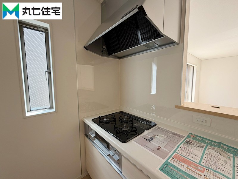 蒲郡市三谷町第13　七舗　1号棟 内観写真（キッチン）
