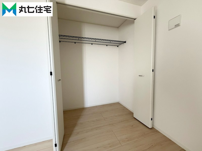 蒲郡市三谷町第13　七舗　1号棟 内観写真（収納）