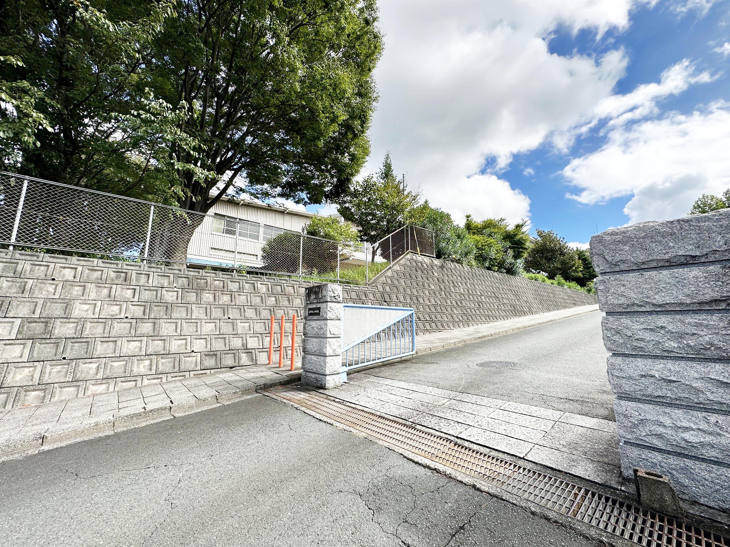 蒲郡市三谷町第13　七舗　1号棟 中学校