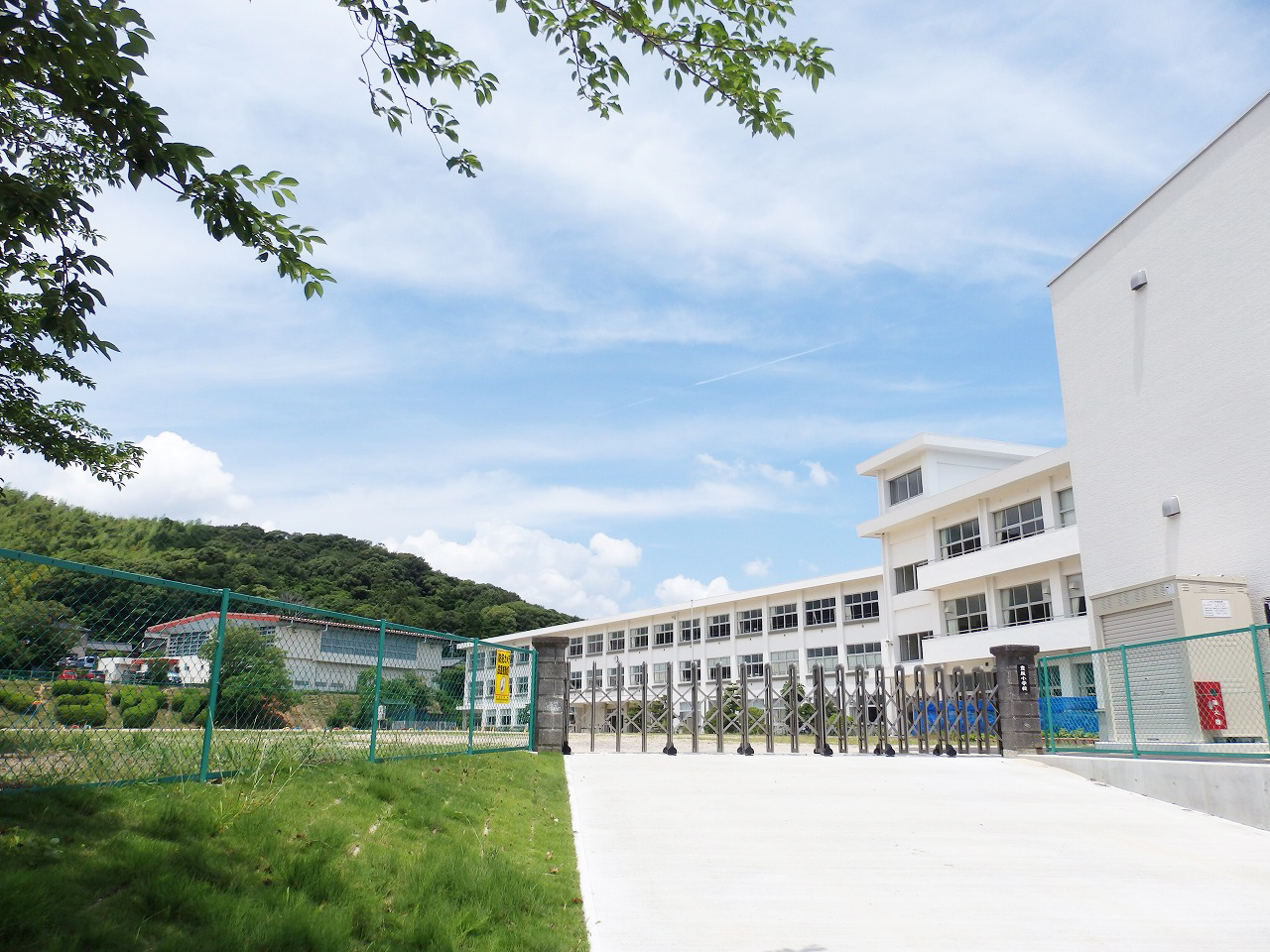 幸田町野場城東　2号棟 小学校