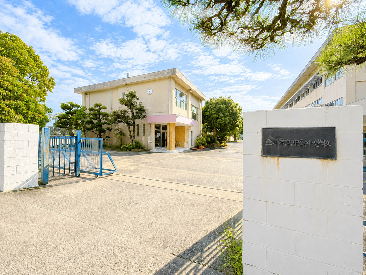 豊川市中野川町２丁目35番2  小学校
