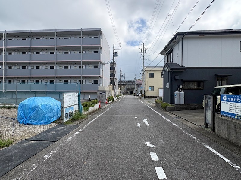 サーラガーデン幸田町芦谷　1号棟 現地写真（前面道路含む現地写真）