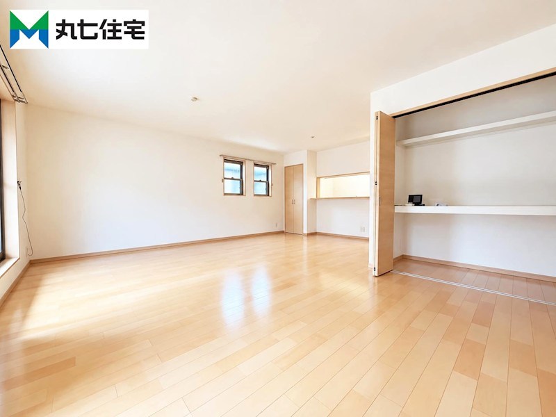 豊川市蔵子６丁目9番地27  内観写真（リビング）