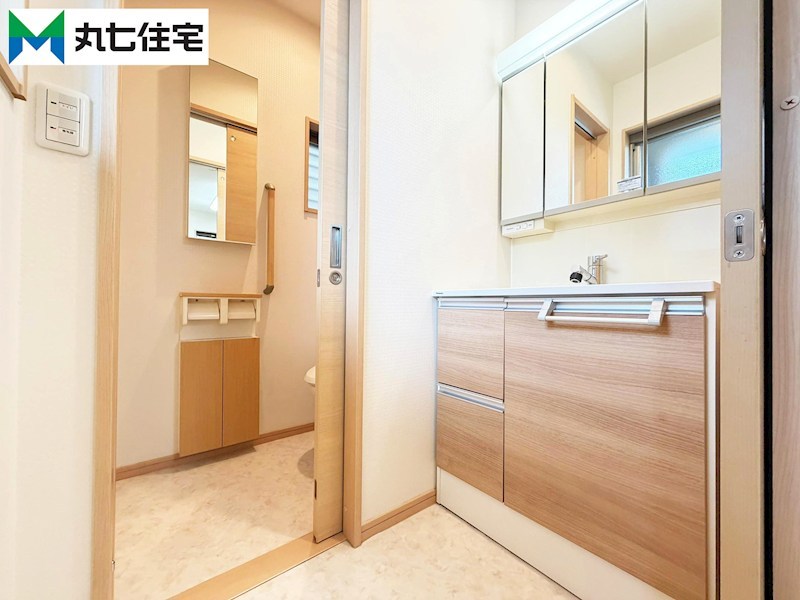豊川市蔵子６丁目9番地27  内観写真（洗面台・洗面所）