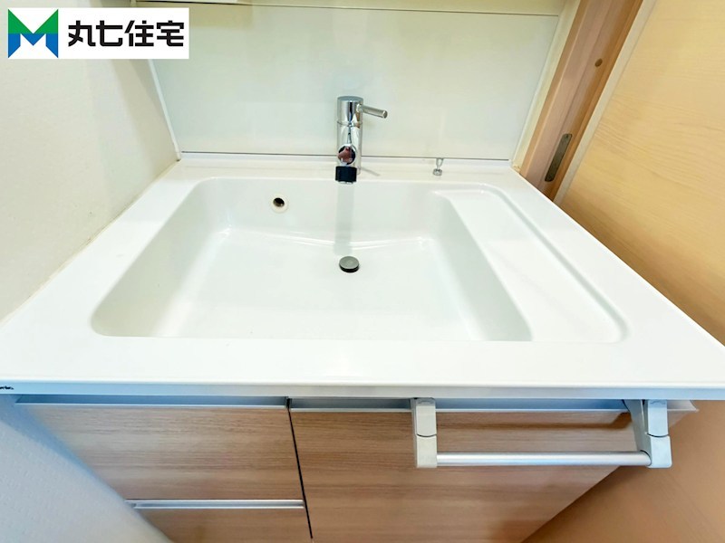 豊川市蔵子６丁目9番地27  内観写真（洗面台・洗面所）