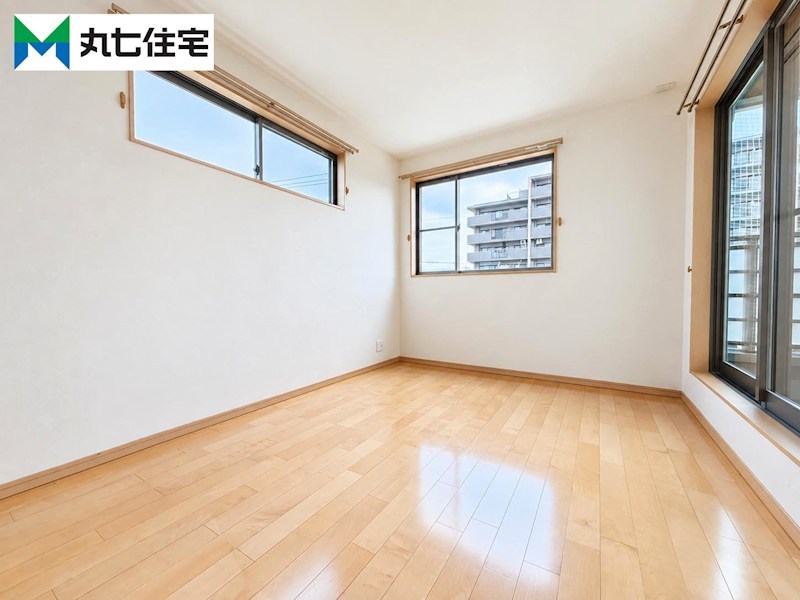 豊川市蔵子６丁目9番地27  内観写真（リビング以外の居室）