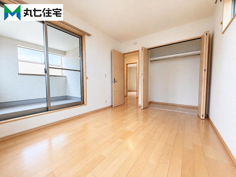 豊川市蔵子６丁目9番地27  内観写真（リビング以外の居室）