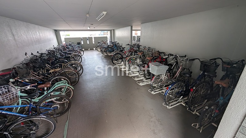 ビ・ウェル野田公園 共用部写真（駐車場）
