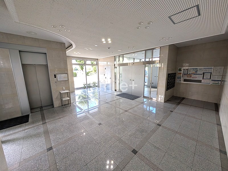 プログレス鹿田本町 共用部写真（エントランス）