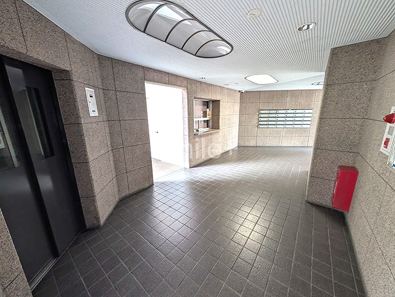 アバンテ岡山壱１番館 共用部写真（ロビー）