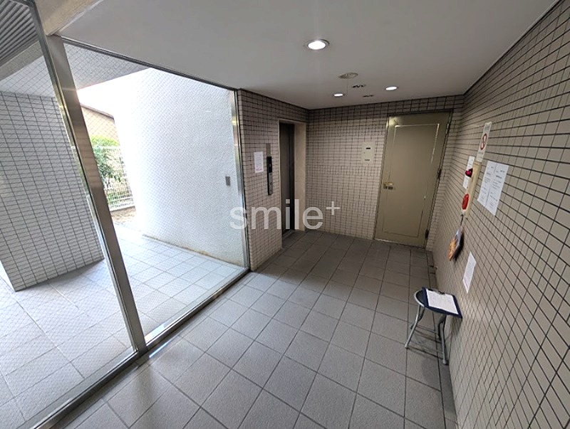 ローレルコートアネスト医大前 共用部写真（ロビー）