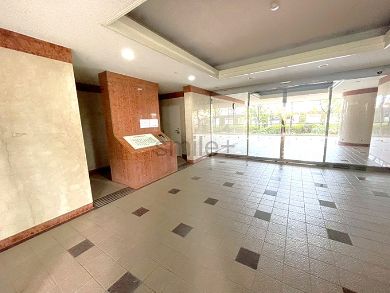 サーパス津高台通り一番館 共用部写真（エントランス）
