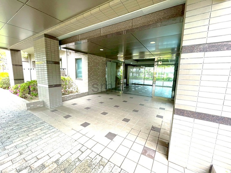 サーパス津高台通り一番館 共用部写真（エントランス）