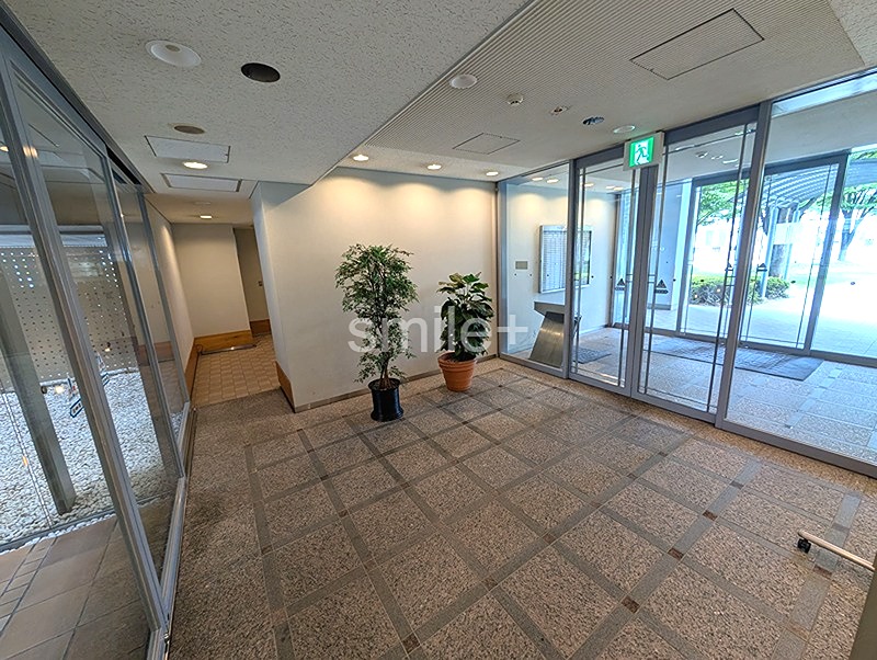 ファミールタワープラザ岡山イーストタワー 共用部写真（エントランス）