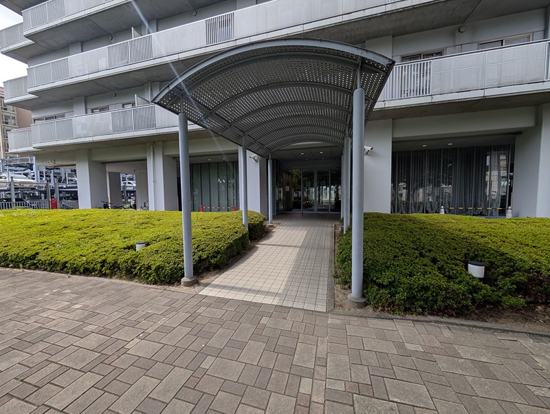 ファミールタワープラザ岡山イーストタワー 共用部写真（エントランス）