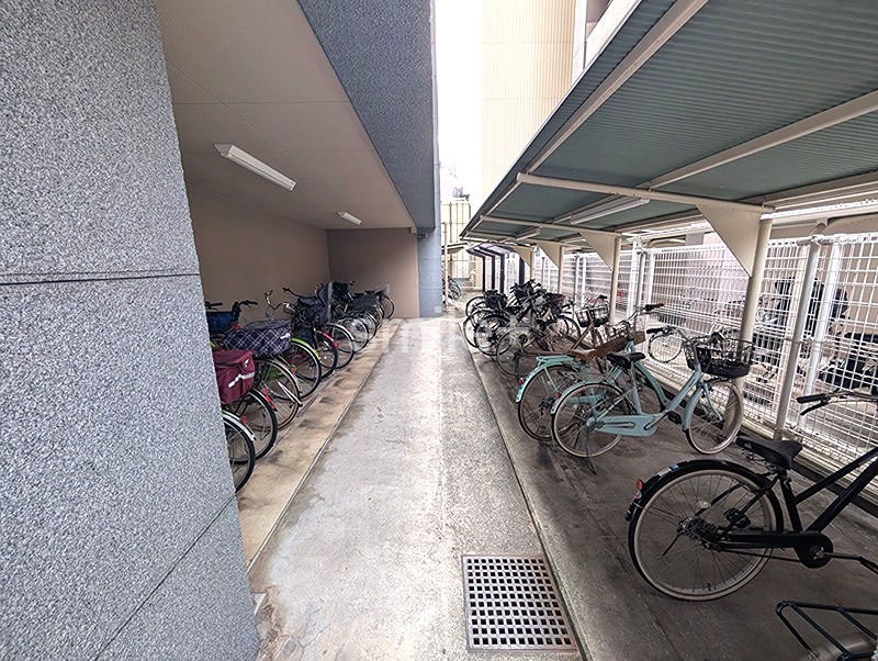 フォレストビュータワー鹿田壱番館 共用部写真（駐車場）