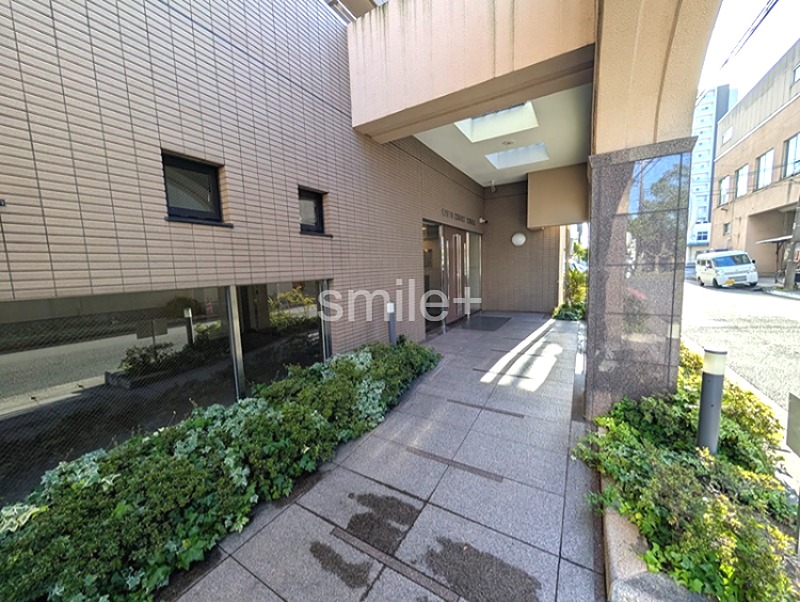 リビンコート問屋町タワー 共用部写真（エントランス）
