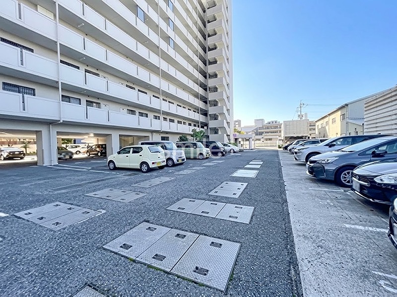 シティコーポ延友 共用部写真（駐車場）