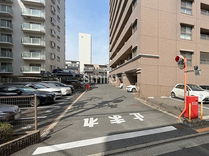 アルファステイツ岡山駅前 共用部写真（駐車場）