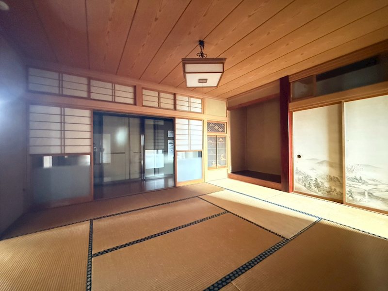 青梅市今井２丁目 中古戸建 内観写真（リビング以外の居室）