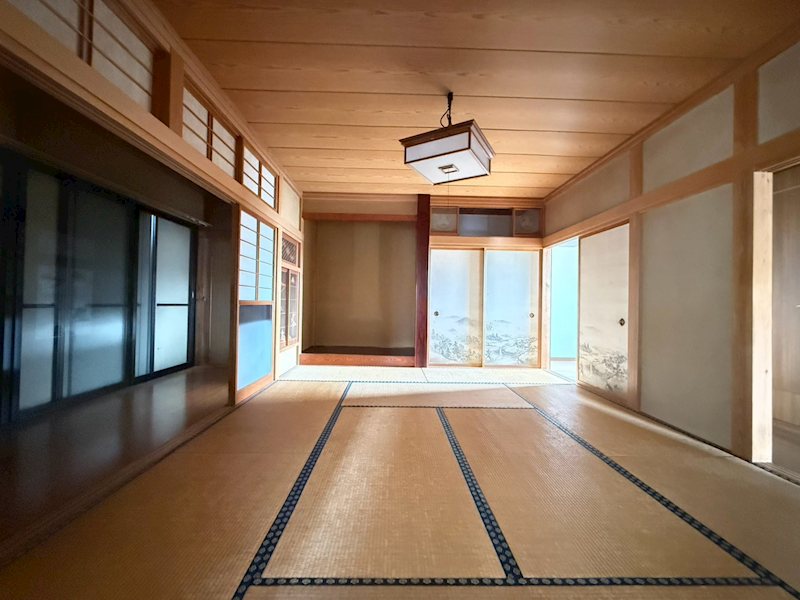 青梅市今井２丁目 中古戸建 内観写真（リビング以外の居室）