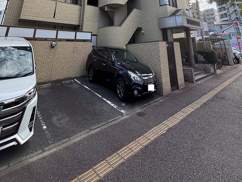 ロマネスク大濠アネックス 共用部写真（駐車場）