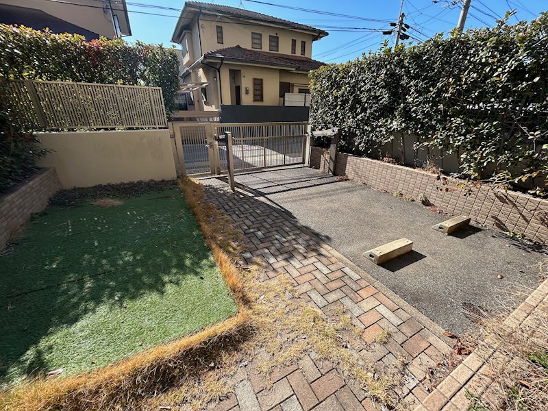 ブライトンヒルズ藤崎  現地写真（庭）