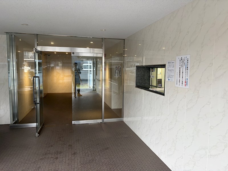 サンビューハイツ友泉 共用部写真（エントランス）