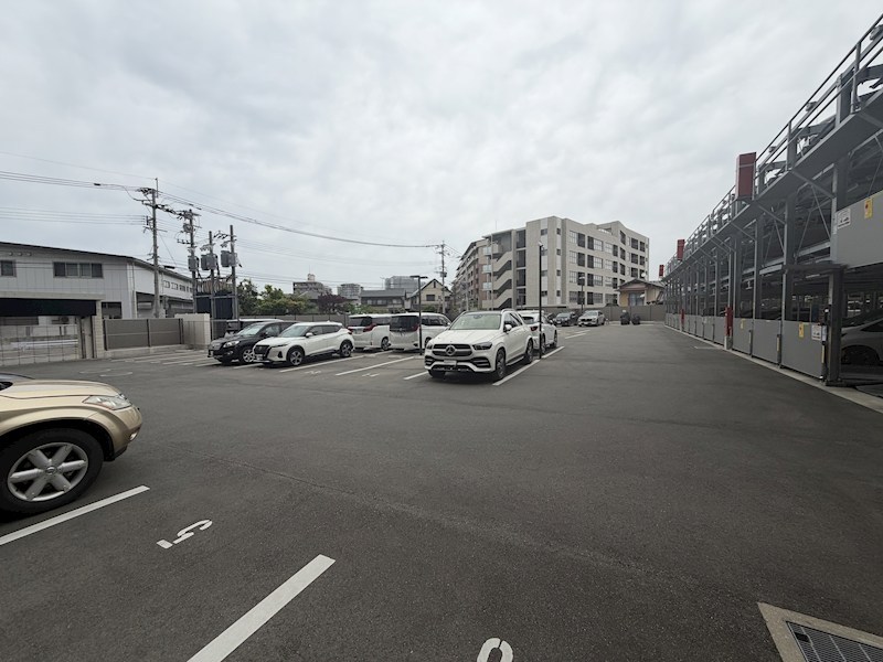 ブライトクロス博多ＳＯＵＴＨ 共用部写真（駐車場）