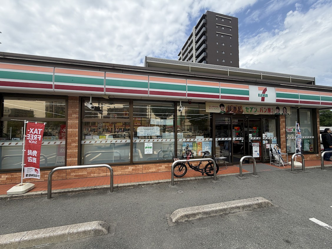 ブライトクロス博多ＳＯＵＴＨ コンビニ
