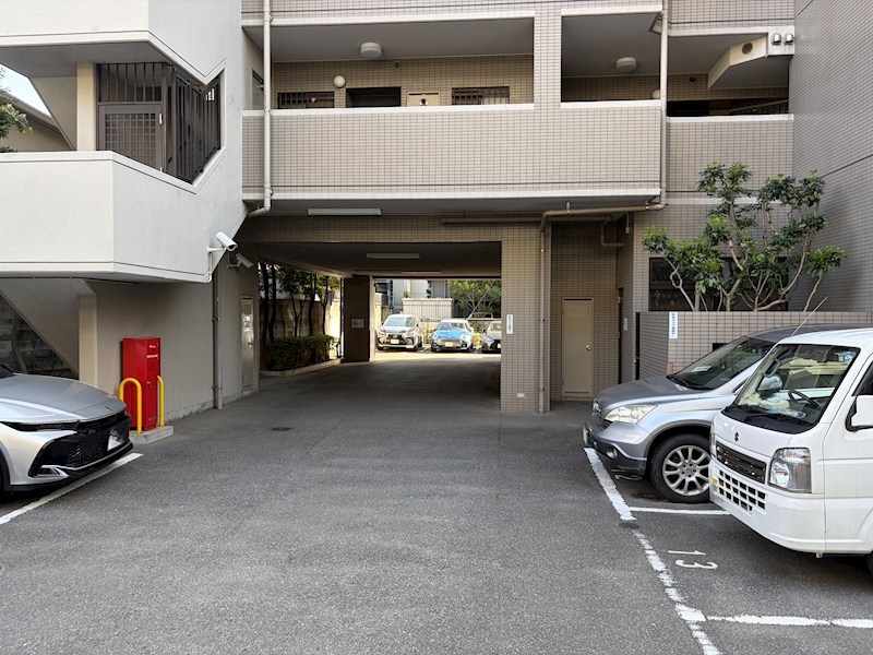 東急ドエルアルス桜坂 共用部写真（駐車場）